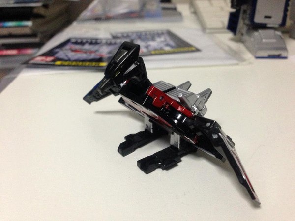 MP 13 Masterpiece Soundwave With Laserbeak Up Close And Personal Image Gallery  (16 of 54)